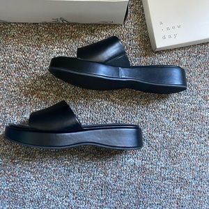 90s PLATFORM SANDALS